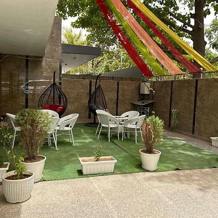 Tanvi Premium Residency Near Artemis Hospital, Gurugram Hotel Gurgaon Bagian luar foto