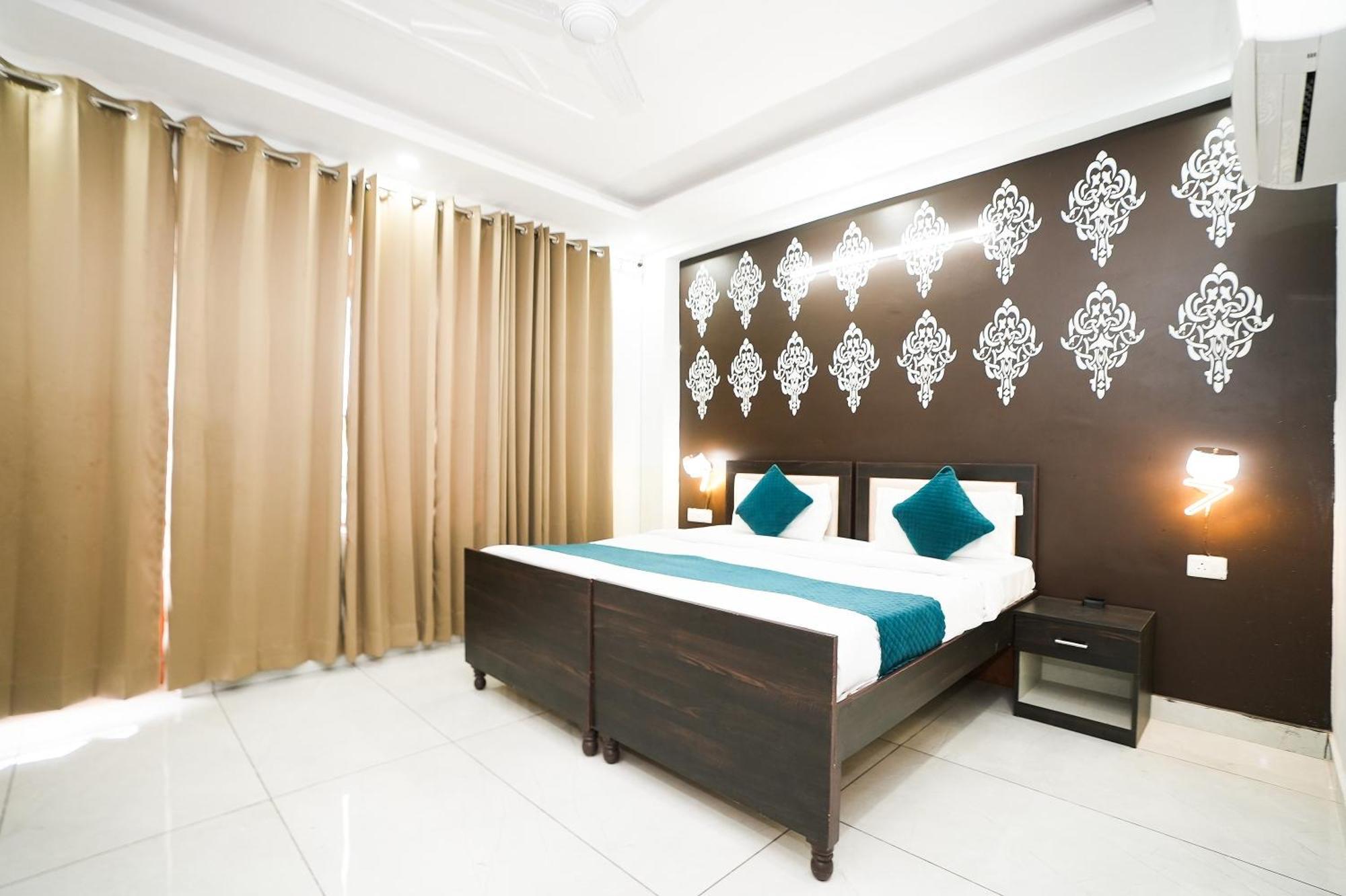 Tanvi Premium Residency Near Artemis Hospital, Gurugram Hotel Gurgaon Bagian luar foto