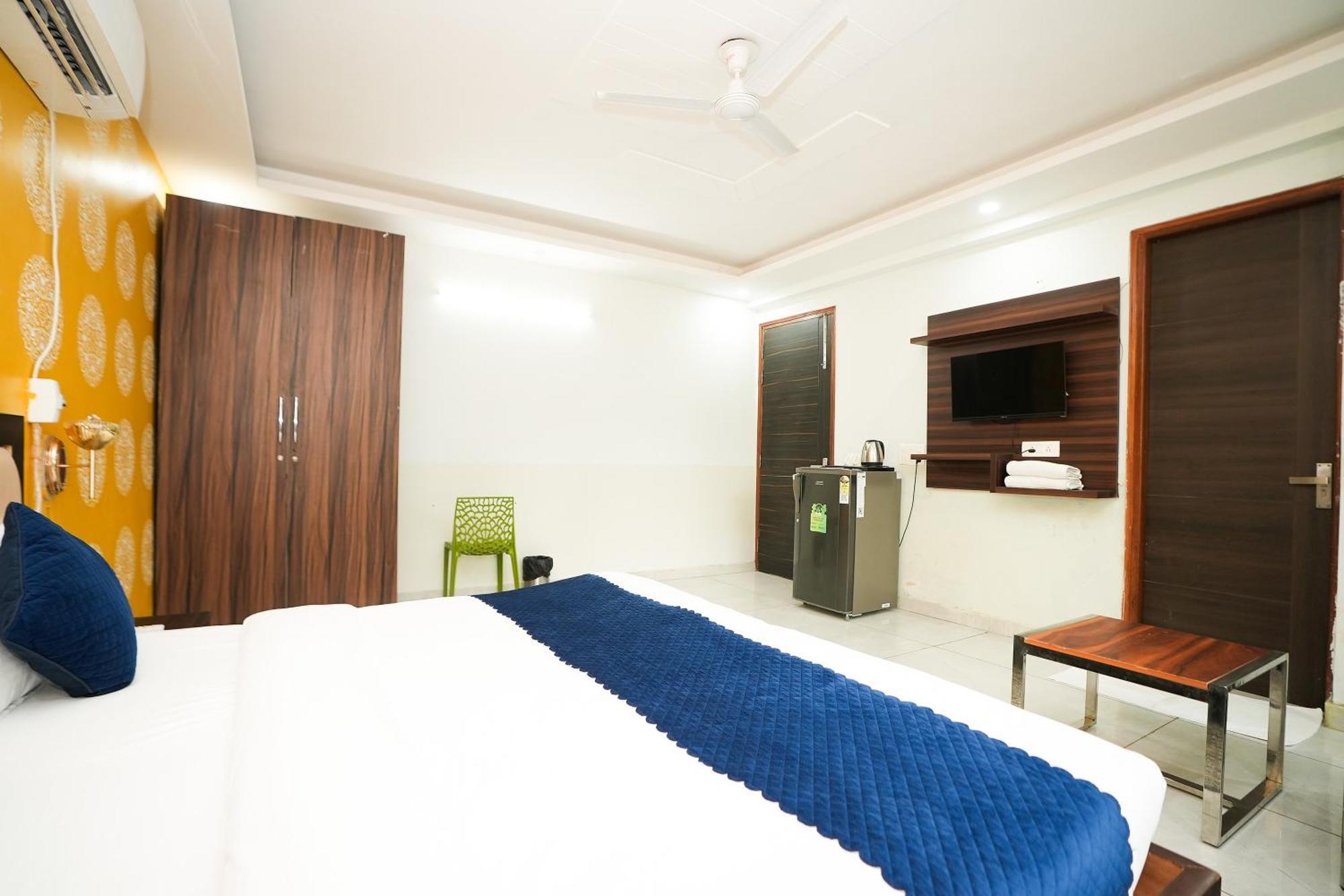 Tanvi Premium Residency Near Artemis Hospital, Gurugram Hotel Gurgaon Bagian luar foto