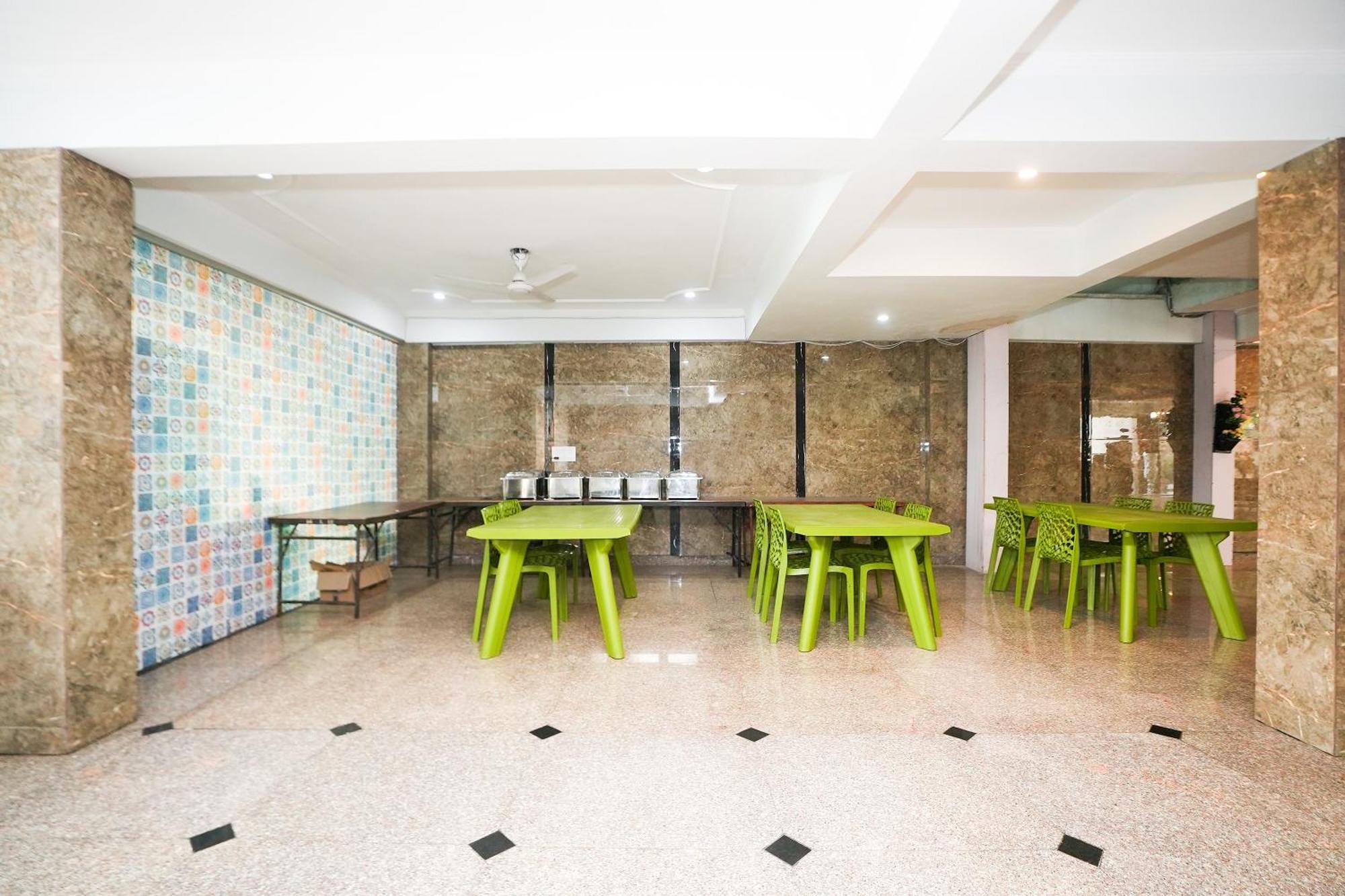 Tanvi Premium Residency Near Artemis Hospital, Gurugram Hotel Gurgaon Bagian luar foto