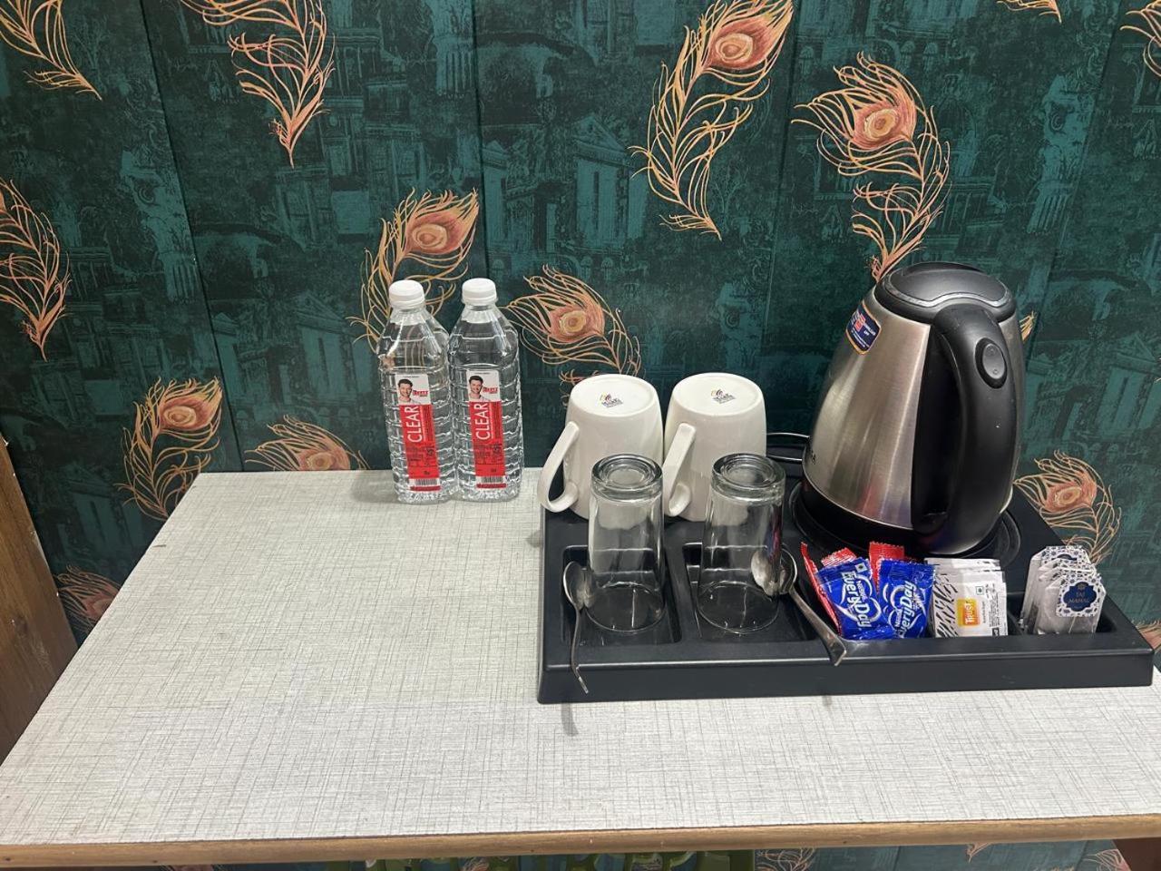 Tanvi Premium Residency Near Artemis Hospital, Gurugram Hotel Gurgaon Bagian luar foto