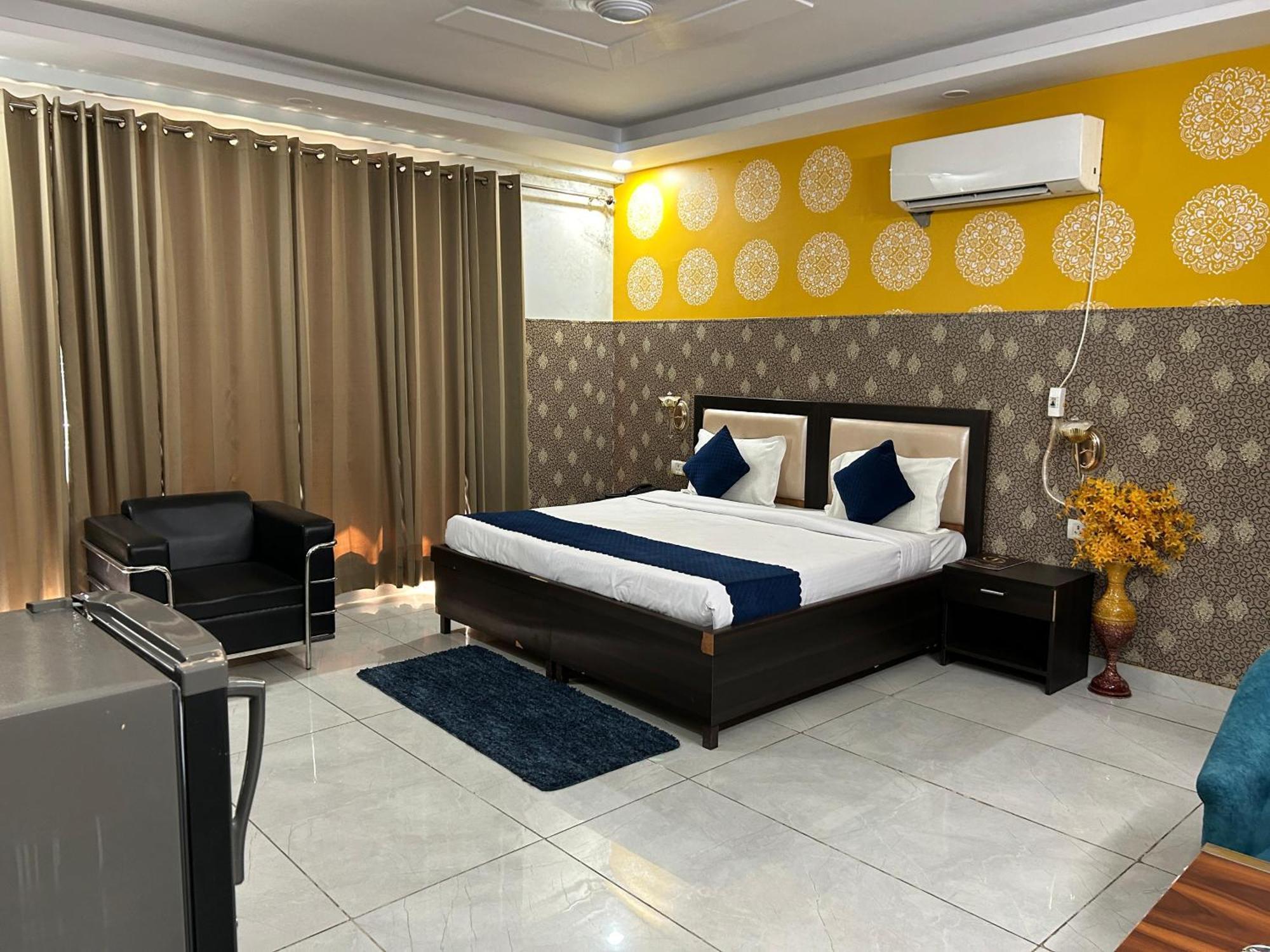Tanvi Premium Residency Near Artemis Hospital, Gurugram Hotel Gurgaon Bagian luar foto