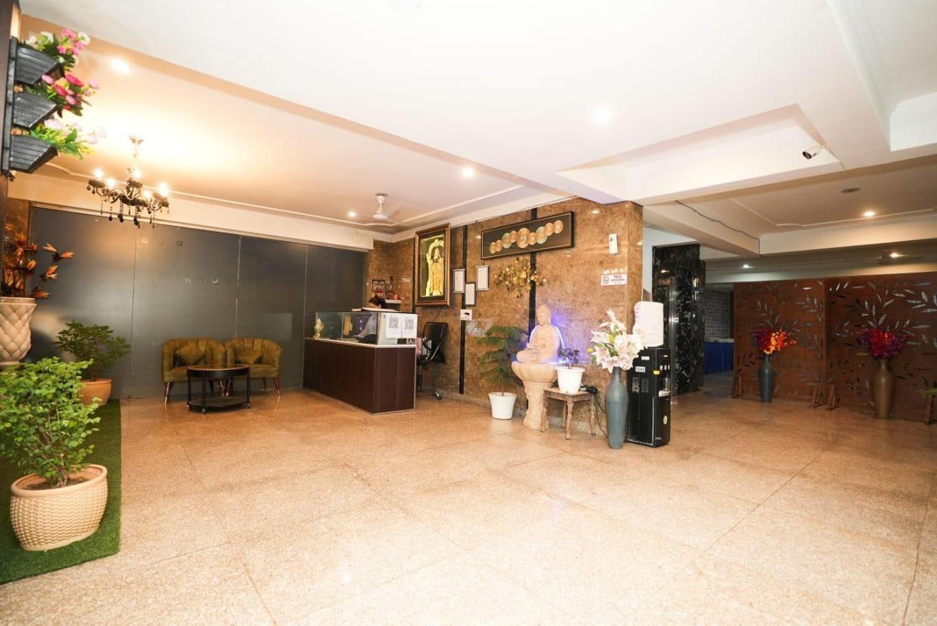 Tanvi Premium Residency Near Artemis Hospital, Gurugram Hotel Gurgaon Bagian luar foto
